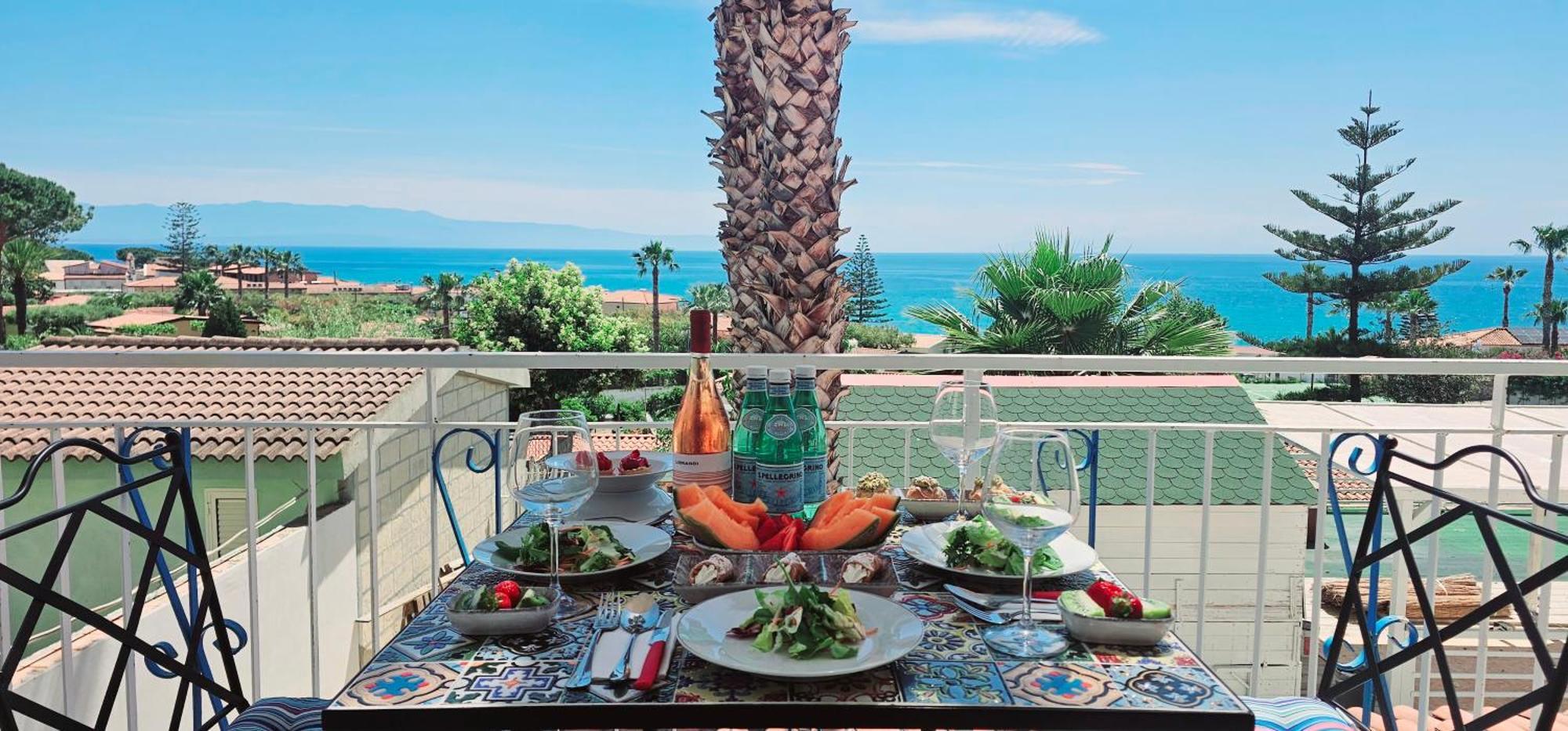 Ninfa Sul Mare Apartments 50 M E T R I Dal Mare Best Breakfast And Free Parking Capo Vaticano Eksteriør bilde
