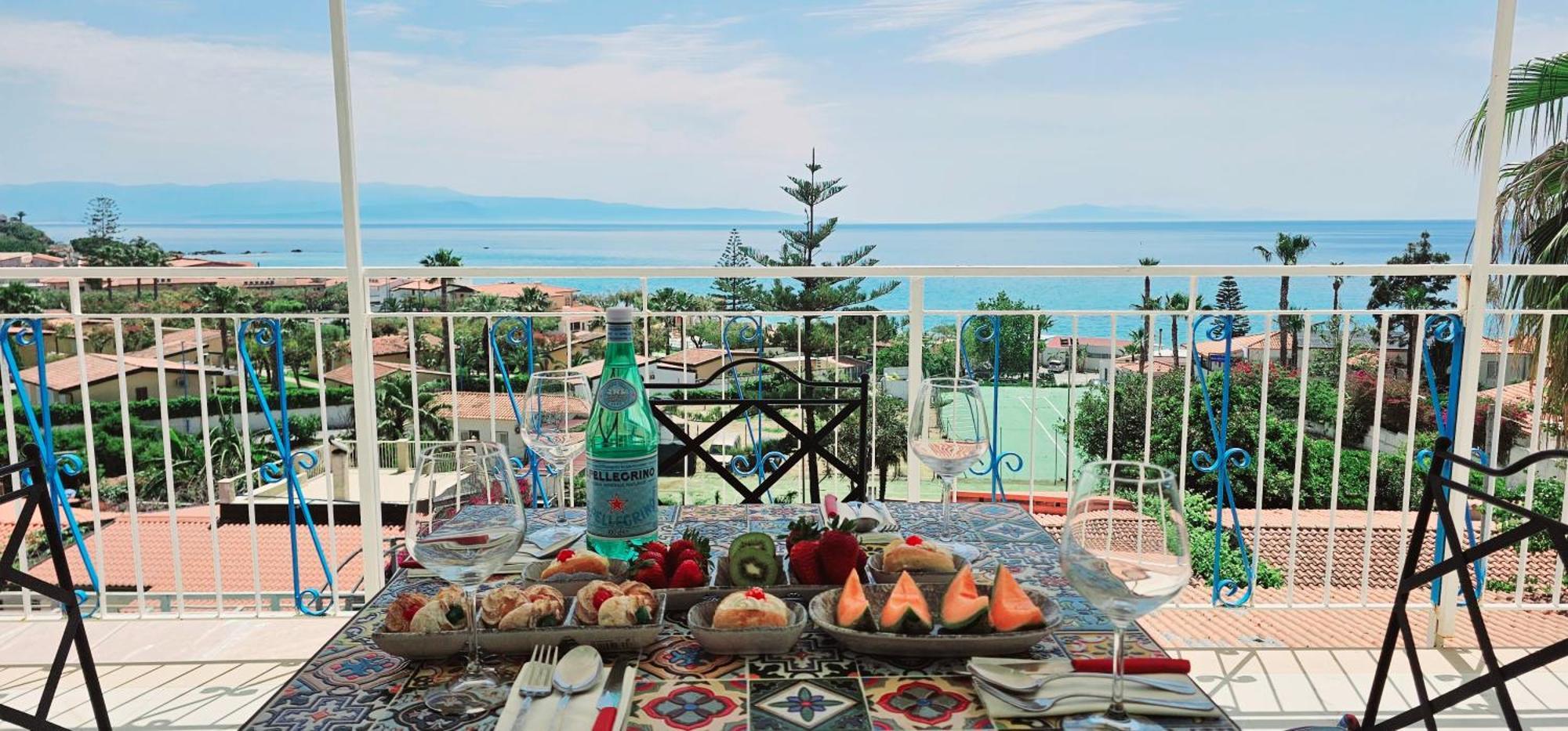 Ninfa Sul Mare Apartments 50 M E T R I Dal Mare Best Breakfast And Free Parking Capo Vaticano Eksteriør bilde